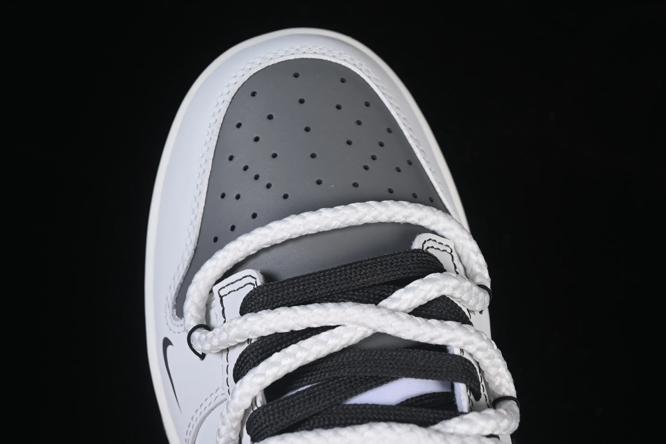 All Categories Nk SB Dunk Series Nk SB Dunk Low High-end Customized Low-top Shoes Nike SB Dunk Low "Just Do It" Straps Anniversary High-end Customized Low-top Casual Shoes WB0510-064